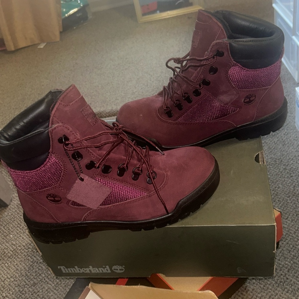 Timberland field boots. Burgundy.
